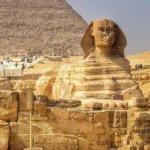 Kahire yakınlarındaki Giza bölgesinde Mısır'ın antik piramit ve anıtları
